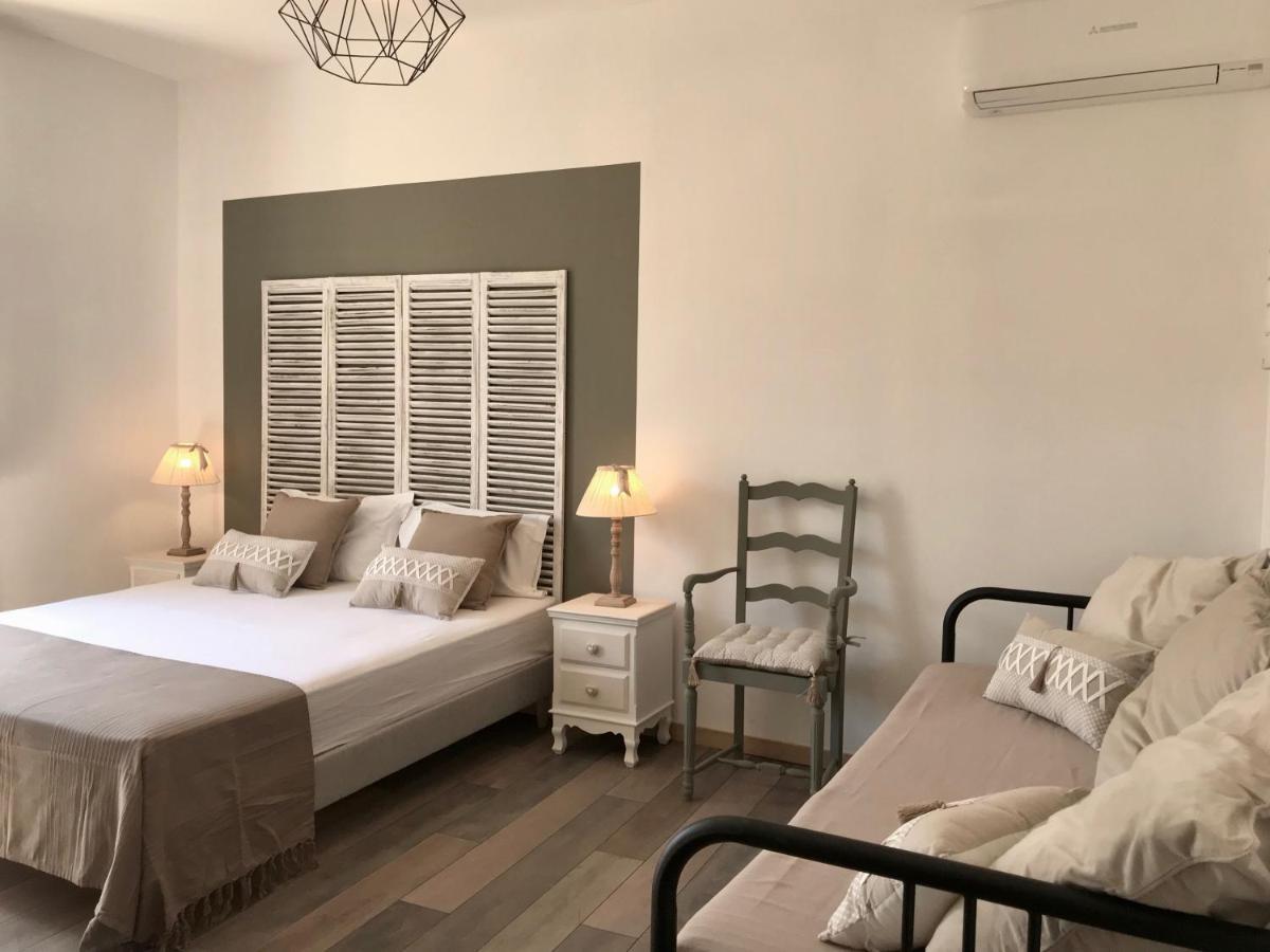 O 36 Rempart Sud B&B Aigues-Mortes Exterior foto