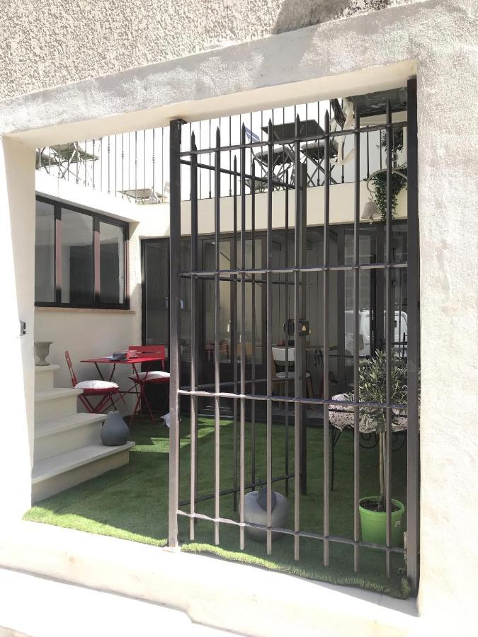 O 36 Rempart Sud B&B Aigues-Mortes Exterior foto